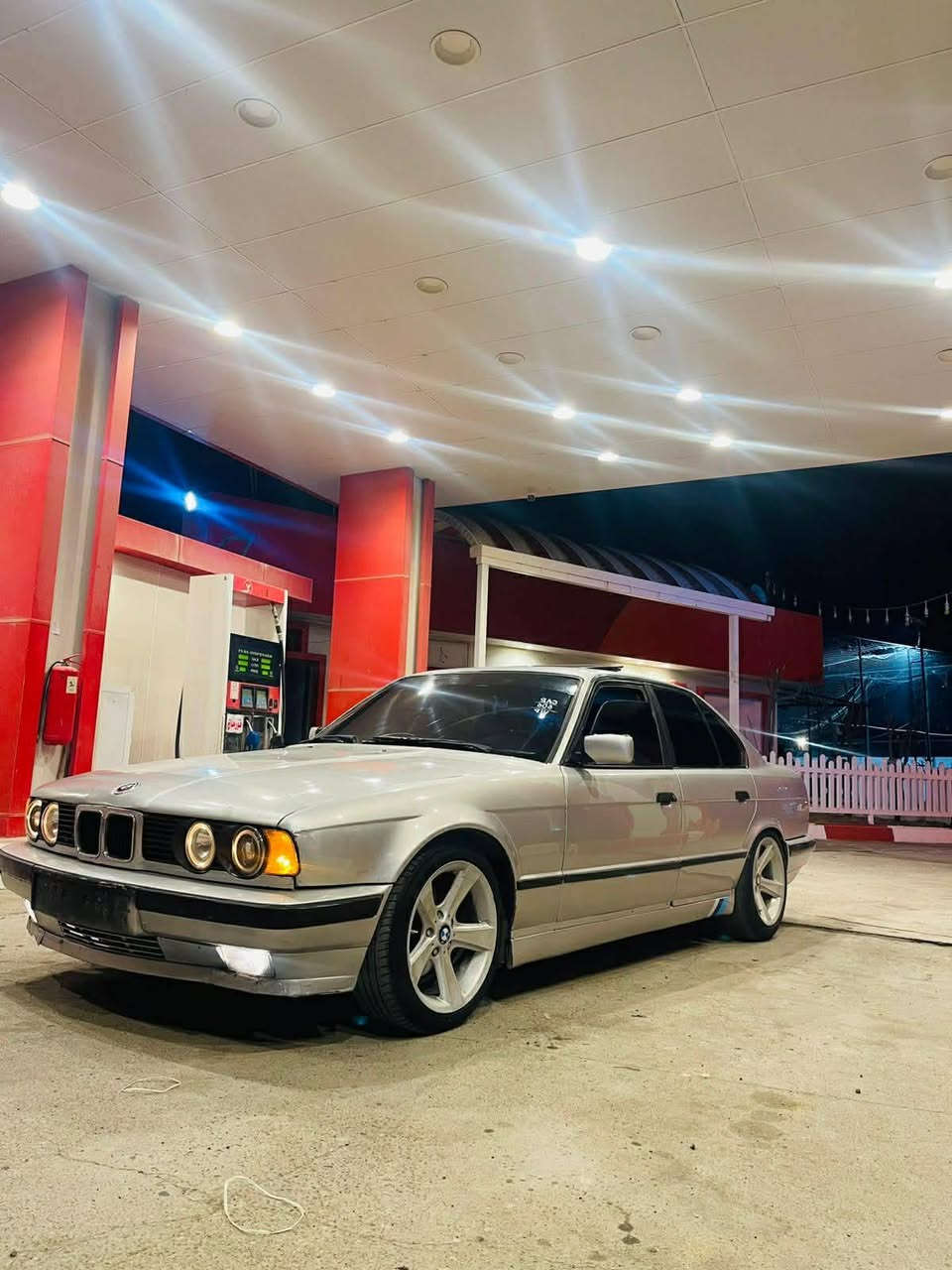 بيم 525تؤماتيك مؤديل 1993بؤفرؤشتن گيرومه كينه به شه رت مووسو براوه به شه رت ده حم  وليدران به شه رت ***********
