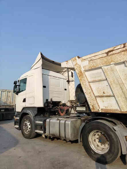 سكانيا 2007 مكينه انجكسن  كير كهربائي تخم تاير مربوطه راس قاطره 3لوحات عربانه اوزمن 30متر للاستفسار ***********
