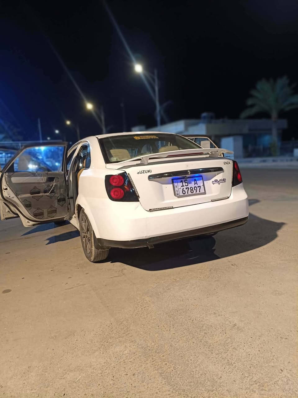 السلام عليكم للبيع. سازوكي.  فورنزه موديل2007.
رقم انبار الدولي تحويل مباشر
 بيه صبغ 3 قطع فقط.  
محرك.  كير. صدر  تبريد.  كله   جاهز
محرك 2000
المكان: الانبار الكرمه
السعر: 50 وبيه مجال 
رقم الهاتف:***********
