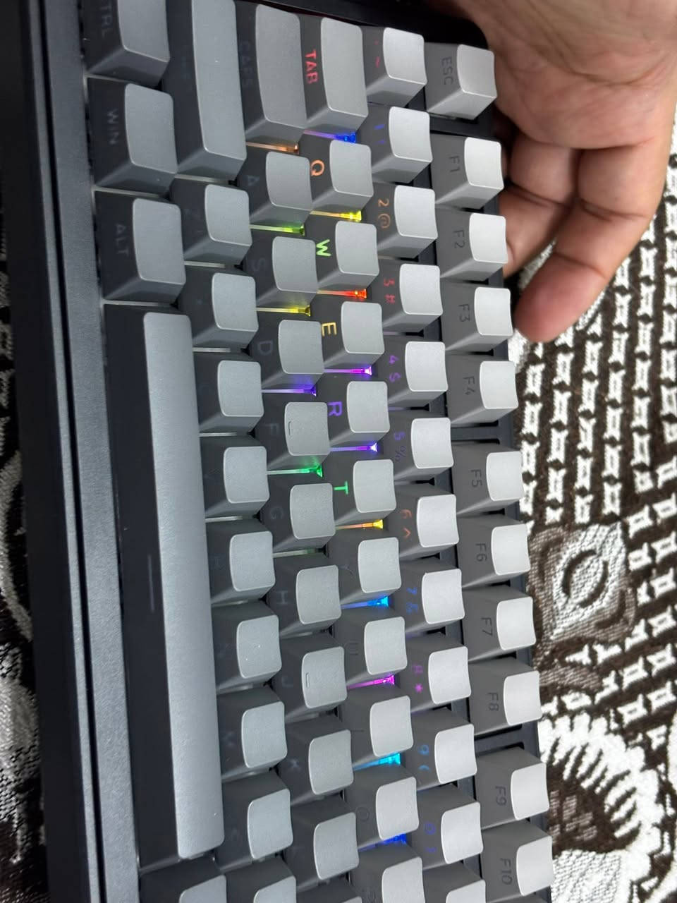 السلام عليكم للبيع كيبورد F99
99-KEY MECHANICAL KEYBOARD
السعر 55 الف القطعة


**إذا كنت صاحب هذا الإعلان وتريد حذفه لأي سبب، رجاءا أرسل رسالة إلى الدعم الفني**