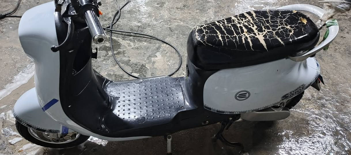 دراجه شحن للبيع خمس بطريات السعر ٥٠٠الف وبيهه مجال عنوان المحموديه ***********
