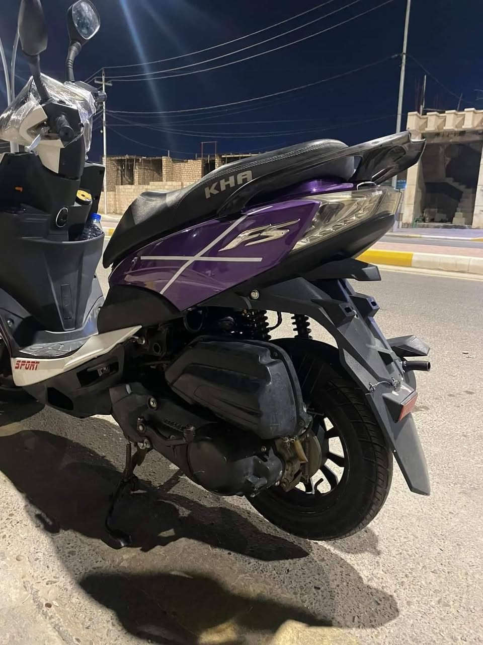 السلام عليكم ورحمة الله 
دراجه FS نظيفه كلشي شغال بيهه  محرك تخم تاير ماتخلي عليهه لو ربع 
 اي استفسار الرجاء الاتصال 
***********
