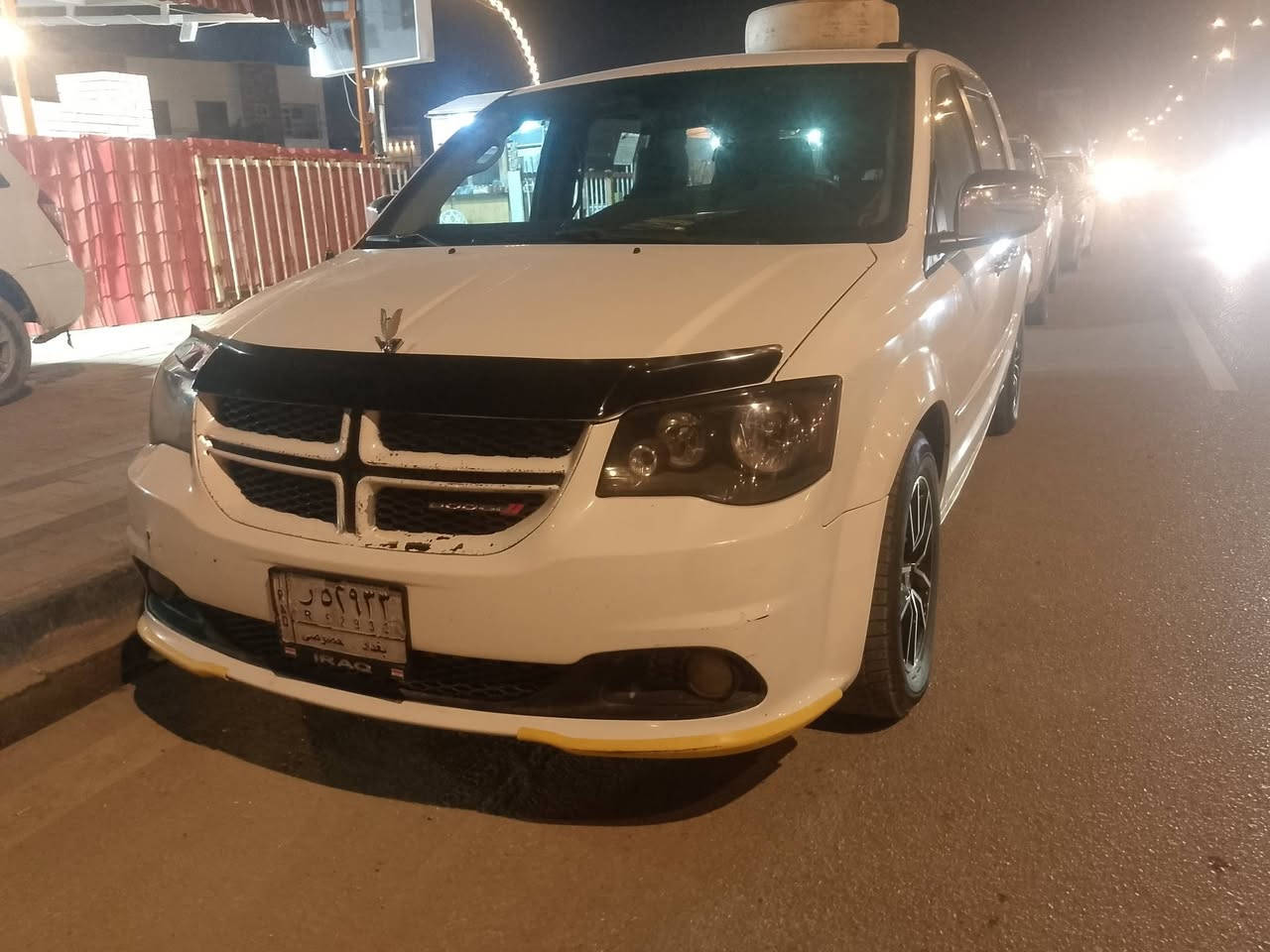 السلام عليكم عندي دوج كرفان موديل 2011 لبيع بيه صبغات ابيع احزام 
 ماعازه برغي  السعر 120 اوبيه مجال 
الاستفسار اتصل ***********
