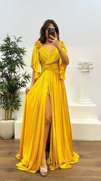 ملابس بنات • موديلات • قناة واتساب