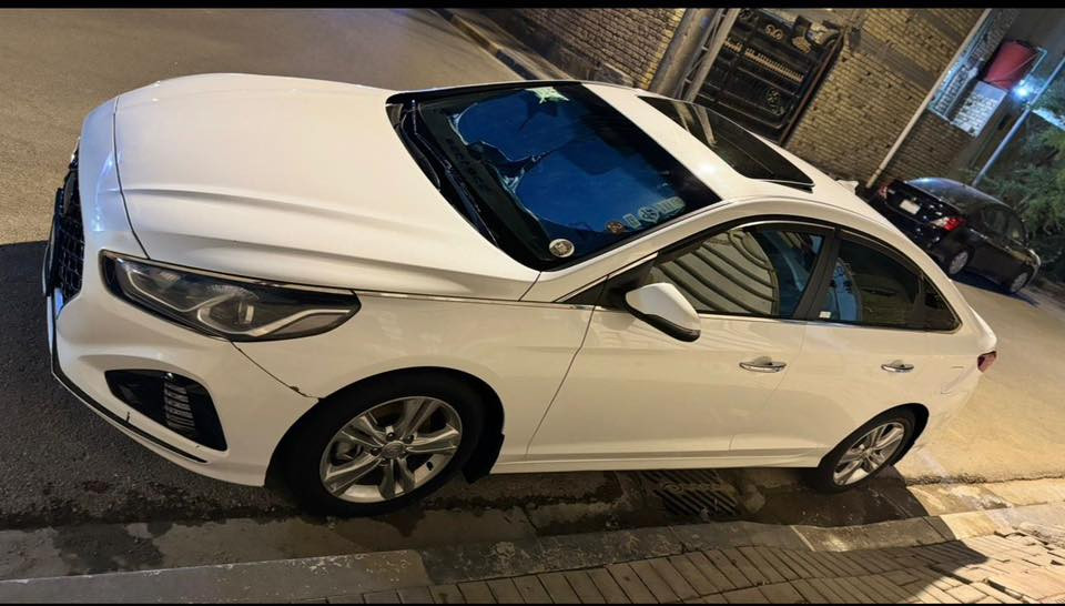 السلام عليكم
سوناتا 2018 فول عدا تبريد الكشنات 
سبورت لون ابيض
بيع فقط بدون مراوس
سياره جاهزه بدون اي نقص
صور الحادث علخاص وتدلل
رقم اربيل سنويه منتهيه 
ضررها ضربه بسيطه بلبنيد 
وصبغ بدايه القماره تجميليه 
وضربه شك الباب الايمن 

مواصفات السياره
محرك 2400 تنفس طبيعي GDI
فتحه
بصمه + ابواب
كشنات جلد + مخمل
كشنات هيتر
شاشه نظام كار بلي
كامرا دواره 
ستيرن حرف D
3 انظمه قياده
كشنات كهربائيه 
رادار جانبي نقطه عمياء
لد نهاري + بك لايت لد
عليها تخم تايرات جديد
ويل جبير بلادي

السعر 148 وبيها مجال للشراي 

 العنوان :- البصره / ياسين خريبط 
  ***********
