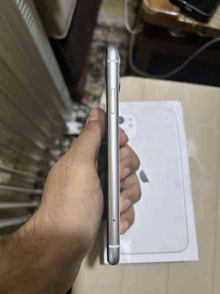 السلام عليكم ايفون 11 عادي ذاكرة 128 بطارية 77 الجهاز شرق اوسط ياباني مع الكارتونة استخدام شخصي مشتري جديد في وقتها الجهاز بلادي شغال كامل جداً نظيف شاصي وظهر بس بي ملاحظات شخوط بالشاشة وضربة بسيطة بحافة الشاشة موضحة بالصورة مكاني بغداد حي العامل هذا رقمي *********** السعر 235 ألف
