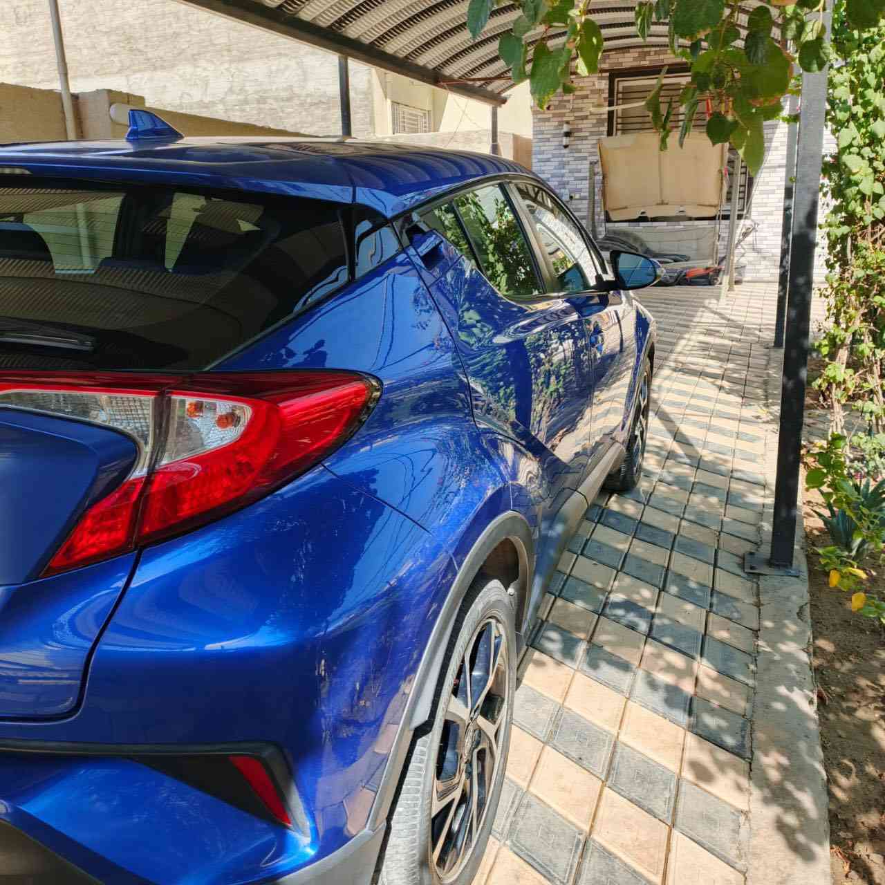 لون مميز وسعر مميز 🌹🌹🌹🌹
✅ لمعرفة السعر علق ب … ✅ تم 🤲

1- تويوتا سي اتش ار
brand_car 2 مارا ار
2. الموديل :- C-HR
3. سنة الصنع :-2018
NMTKHMBX1JR030429-: (VIN) رقم الهيكل .4
5. رقم اللوحة: بغداد
6. اللون الخارجي :- ازرق
7. اللون الداخلي :- اسود
8. عدد الكيلومترات :- 55.000Mi
9. نوع الوقود :-بانزين
10. نوع الكير :- اوتماتيك
11. قوة المحرك :-2000
12. عدد الأسطوانات :-4
13. عدد الأبواب :- 4
14. عدد المقاعد :- 4
15. نوع الدفع :-
16. الحالة العامة :-
17.المواصفات الإضافية (شاشة، كاميرا خلفية - رادار - تحديد مسار
رقم صاحب السيارة. ***********
