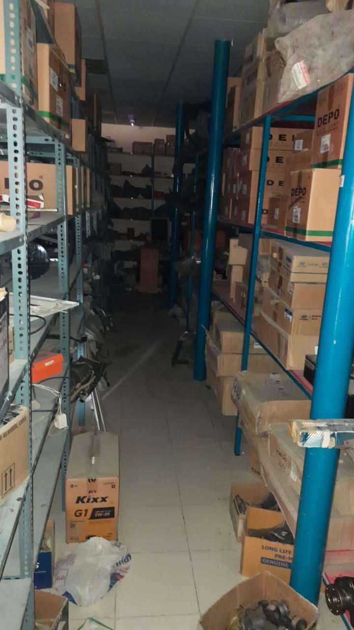 تصفية محل وإغلاقه في الامارات 
قطع سيارات كيا وهونداي
مبيع كامل الكميه في محل 
العدد  7200 قطعة 
الموديلات 
كيا وهونداي 
95 % من القطع وكالة
5 %   من القطع تجاري  
للاستفسار التواصل على الخاص


**إذا كنت صاحب هذا الإعلان وتريد حذفه لأي سبب، رجاءا أرسل رسالة إلى الدعم الفني**