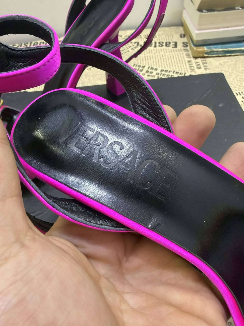 السلام عليكم 
من رخصة الادمن متوفر حذاء كعب فرزاجي قياس 40 كامل مرفقاته جديده غير مستخدمه


**إذا كنت صاحب هذا الإعلان وتريد حذفه لأي سبب، رجاءا أرسل رسالة إلى الدعم الفني**