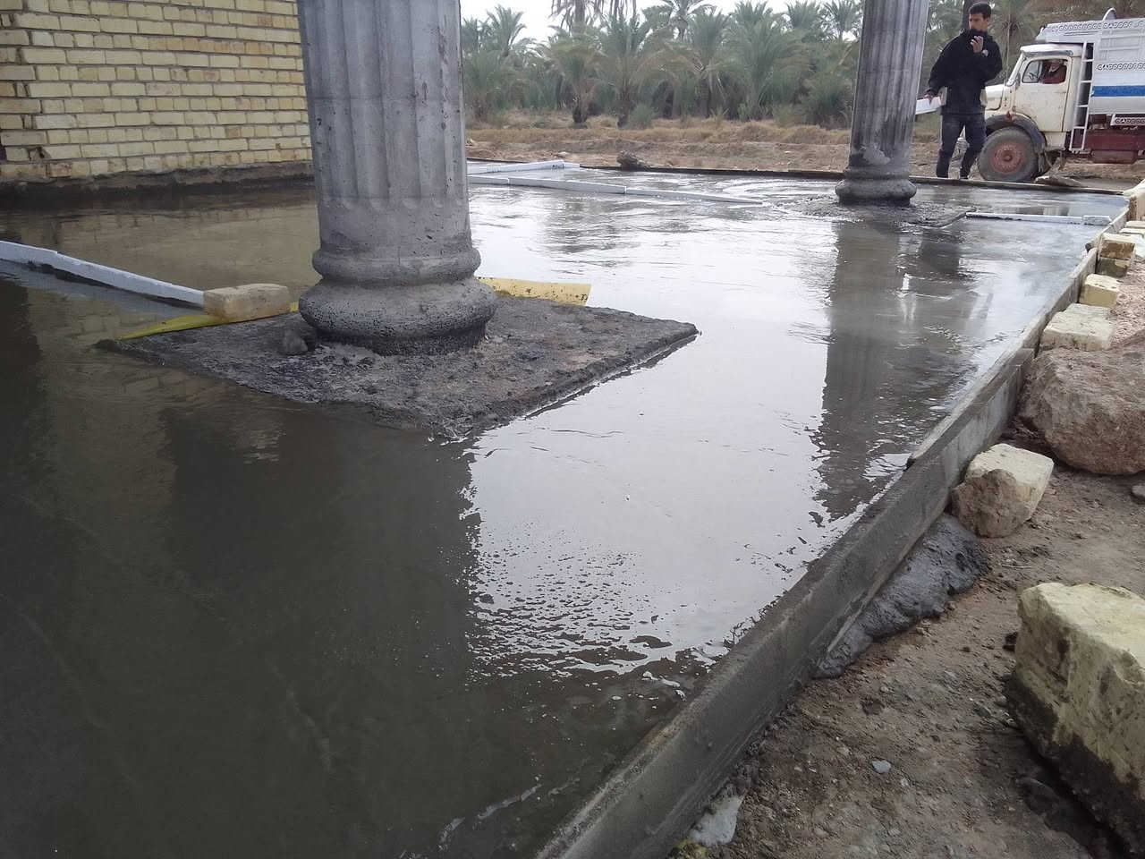 صب أرظيات بمواصفات هندسيه وبما يرظي الله شغل درجه اولى للأتصال***********
