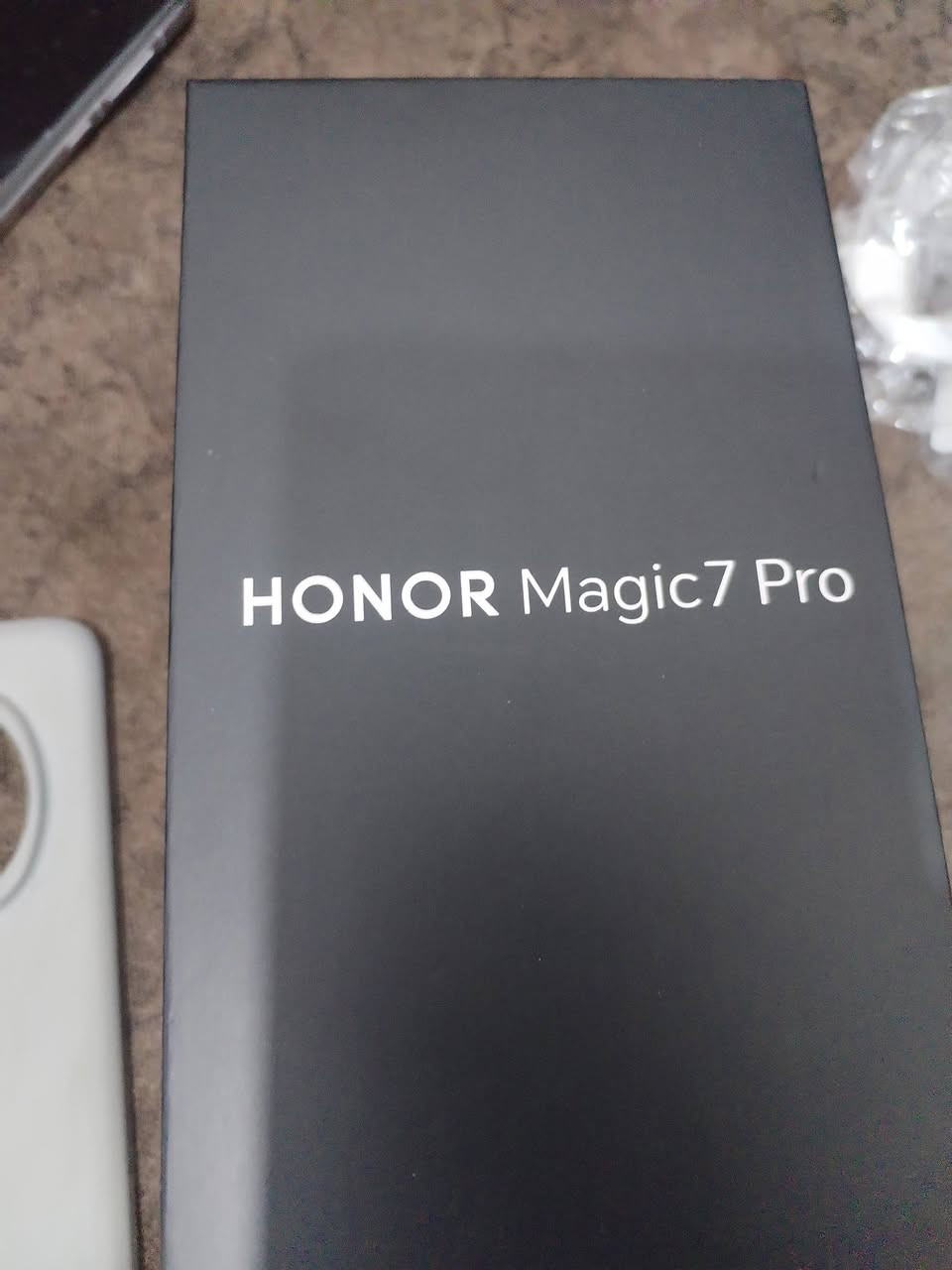 السلام عليكم ورحمة الله وبركاته هونور ماجيك 7برو جهاز نضيف شاحنة ممفتوحة للبيع جهاز جديد مجرد مشتغل اقل نص ساعة كامل ملحقات السعر مليون و100 وبي مجال 
هذا رقمي ***********
