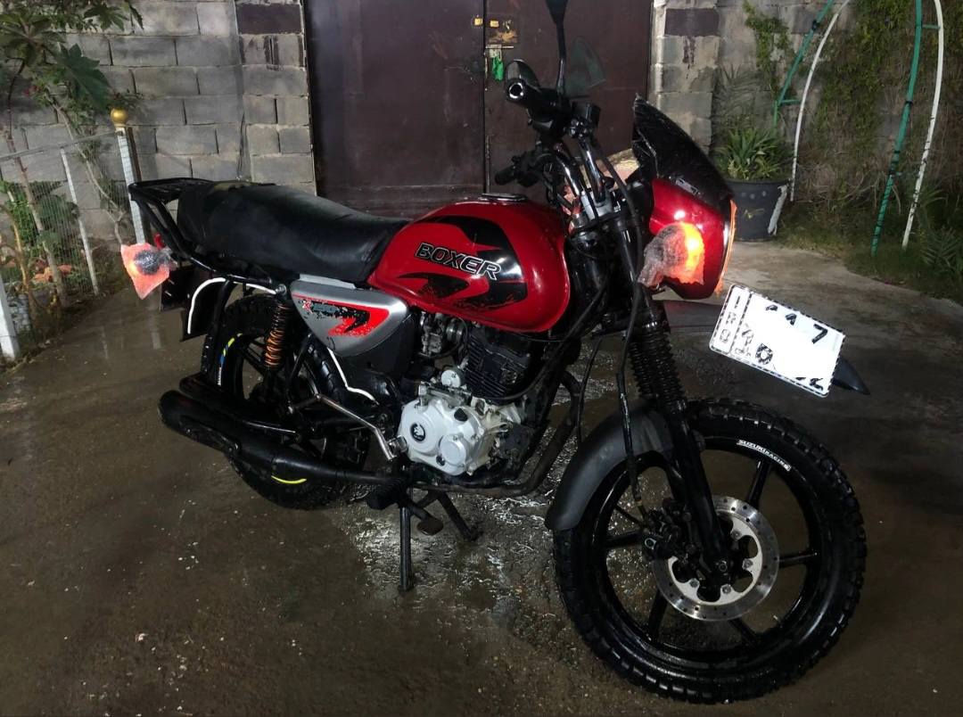 السلام عليكم شباب 
بوكسر جبلي للبيع مديل 2022 طالعه ب2023
مرقمة لوحات انكليزي تحويل ثاني يوم 
دراجة خير من الله مكينه ناعمه نقصه سلف بس السعر مليونين و100الف
للتواصل واتساب ***********
مكاني بغداد سبع قصور ❤️
لللمعلومة دراجه ستخدام شخصي من البيت للشركه 20دقيقه واصل شركه نوب من شركه للبيت 15دقيقه واكذه ستخدامه
