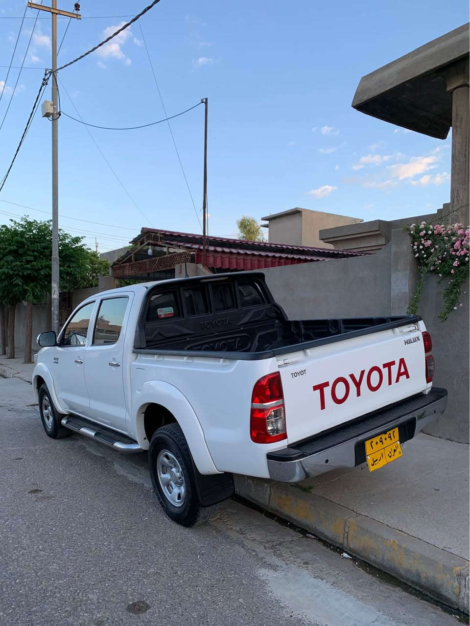 TOYOTA hailxs 2013
تيوتا هايلوكس 2013 شه ريكة جيهان
سه ياره كه بى سبوغه دوو جي زور بچوك
سارده به قه ت په نجه يك  190Km
هه زار حقيقى رويشتووه به شه رتى
شه ريكه ى جيهان سه ياره كه 
له زگه ى شه ريكه كامل پيوه مايه
ره قه موو سه نه وى تازه به سه رچووه
چوار تايه ى لوكى له بنه بى مه سروفه
مه كينه ى نه كرايته وه به شه رت 
چركه ى نيه هه مووى به شه رت
سه ياره كه يي ماله وه يه.

ره قم موبايل:*********** أربيل, العراق
