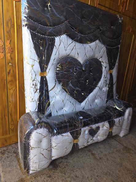 غرفه خمس ابواب ملحق ابراج جديده مامستعمله انواع الدوشمه عرض خاص السعر 950 قفل بدون معامله عنوان باب جديد ***********
