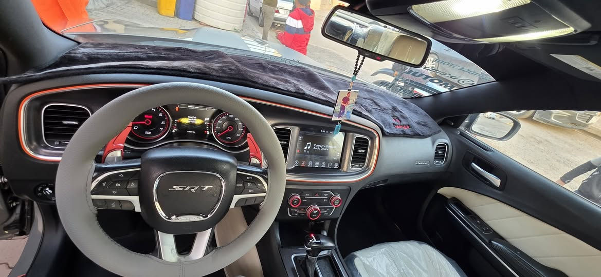 سلام عليكم جارجر ارتي مديل 17 اصل السعر 195 بيها جاملغ امامي وقطعتين تبديل بدون ارياك ويدون شواصي مكفولات سياره جديده ماشيه 14 الف واحله من الصور كلشي جديد بيها حداديه صار سبوع من بدلتها كله جديد تخم تاير ويل جديد دوشمه كشنات وارضيه زرع عدسات غير متواجد ع الفيس العنوان بصره ام قصر ***********
