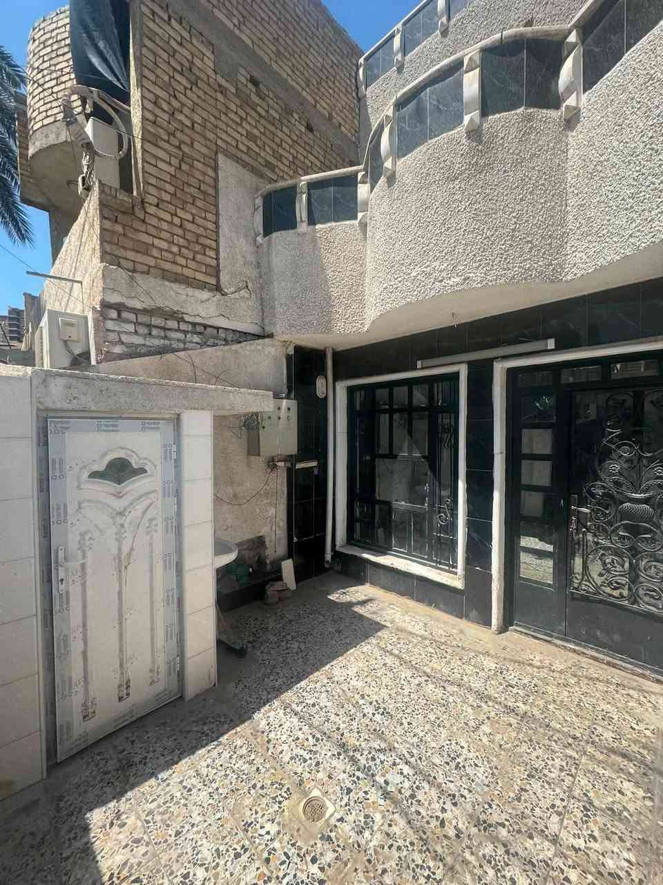 🏠 دار للايجار في منطقة نواب الضباط الشارع العريض قرب اسواق التوت المساحة 64 م 
للاتصال رقم الهاتف 
***********
