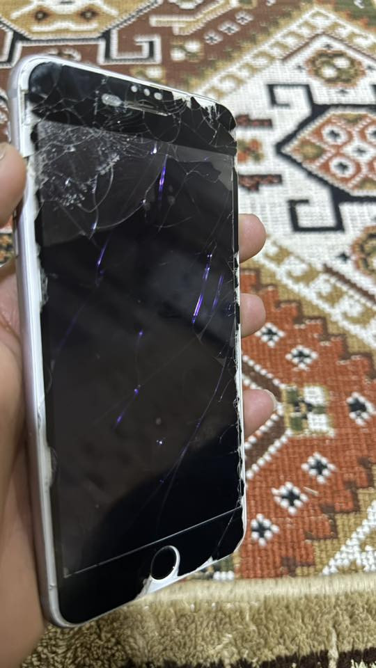 السلام ايفون سكس اس بلاص للبيع ذاكره ٦٤ بطاريه ١٠٠ بس كسر بالشاشه بس شغال طبيعي مكاني البصره القرنه
للبيع الشراي يتصل أو يراسلني واتساب 
***********
