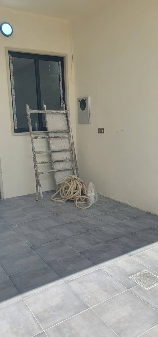 🔥للبيع🔥للبيع🔥شارع 15دارين سكني بناء حديث zero
#الموقع حي السماح الاساتذه خلف المستوصف
#المساحه 150متر واجهة 7.5×20
يتكون من طابقين ...... 
#الطابق_الاول كراج, مطبخ ,حار, بارد, استقبال ,هول غرفتين نوم ,صحيات 
#الطابق_الثاني ثلاث غرف نوم هول صحيات 
✅الدار بناء حديث 2025 واجهة حلان نظام دكتات دش كاميرات شباك ألومنيوم سلايت... 
للاستفسار عن السعر وباقي التفاصيل
 الاتصال على الارقام 
***********
***********
