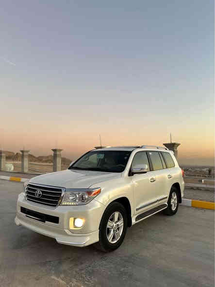 تويوتا لاندكروزر موديل ٢٠١٤ شركه جيهان سياره جديد مابي صبغ مابي مفتوحات ماشيه ١٤٠km حقيقي بي بس بل هلال خلفي تكحيل بعد مابي اي شي كير محرك مامفتوح سنويه بسمي تاخم تايه جديد سعر ٤٢٥ مكان كركوك 
***********/*********** كركوك
