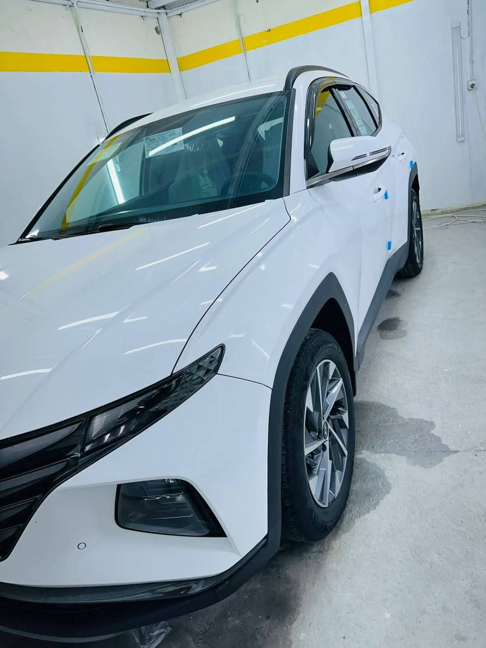 من رخصت الادمن
توسان للبيع موديل ٢٠٢٤
ماشيه ٥٤ 
بحالة الزيرو
كفاله عامه من الشخط والبارد ما عده رصعتين اصغار حيل 
مكينه كير ع وضع الشركه
تخم تاير جديد 
فول مواصفات ما عده الفتحه والجلد 
سياره مال جناي 
رقم بغداد بسمي
مكان السياره فلوجه سعرها
٢١٨ أو بيها مجال الشراي يتصل ***********
