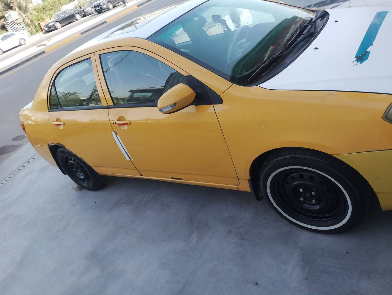 السلام عليكم
سياره للبيع بي وأيدي مديل 13 G3
السياره خير من الله السياره كفاله كير محرك شواصي تبريد شغال السياره مثل ما واضح يمك بل صوره لا ضربه لا تبديل لا خياسات فقط ذني أو لكطتهن واضحات بل صوره غيرهن اي خياس ماكو بل سياره
 السياره سنويه تنتهي  27 
السياره تبريد شغال ثلج مواصفاته معروفه 
السياره خير من الله  
كير عادي 
مكاني بغداد 
السعر 45 او بي مجال
***********
