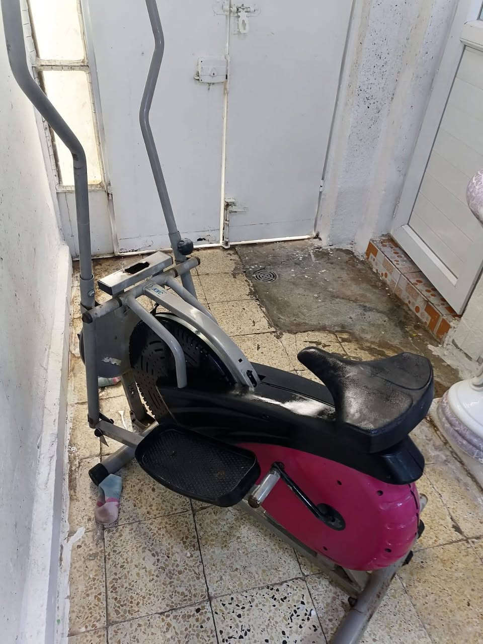 سلام عليكم
مبرده ١ نص للبيع
جهاز رياضي للبيع
 اي عيب مابيهم السعر مناسب
كركوك ***********  عنوان خلف حمام ساعه
