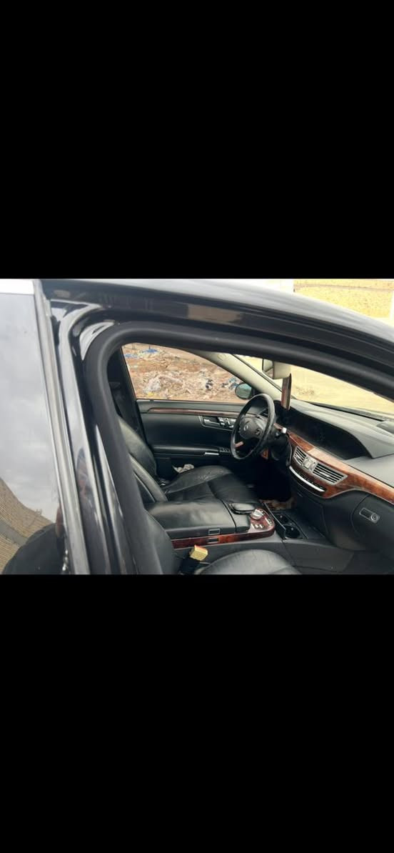 للبيع مارسيدس بنز s500 ادوات متوم/ مسجل استمارة حجز بالمرور ميسان عماره للتواصل الاتصال على الرقم ***********
