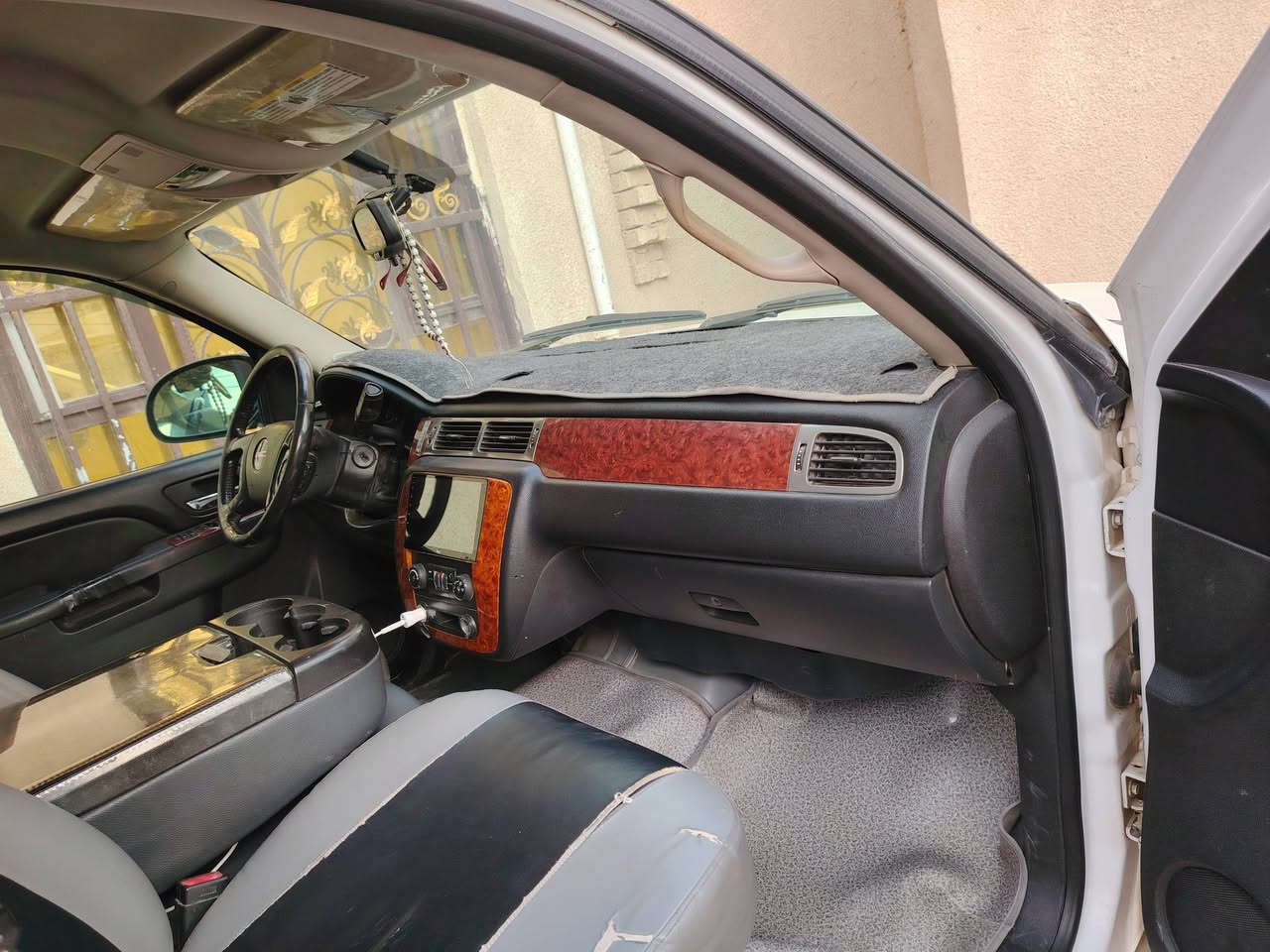 السلام عليكم جسمي يوكن طويله موديل 2013رقم بغداد خصوصي بسمي السياره مكفوله من الضربه المعجون
بيها أماكن صبغ   كفاله مكينه كير حداديه تخم تاير السياره جاهزه من كلشي
الرقم الهاتف ***********
