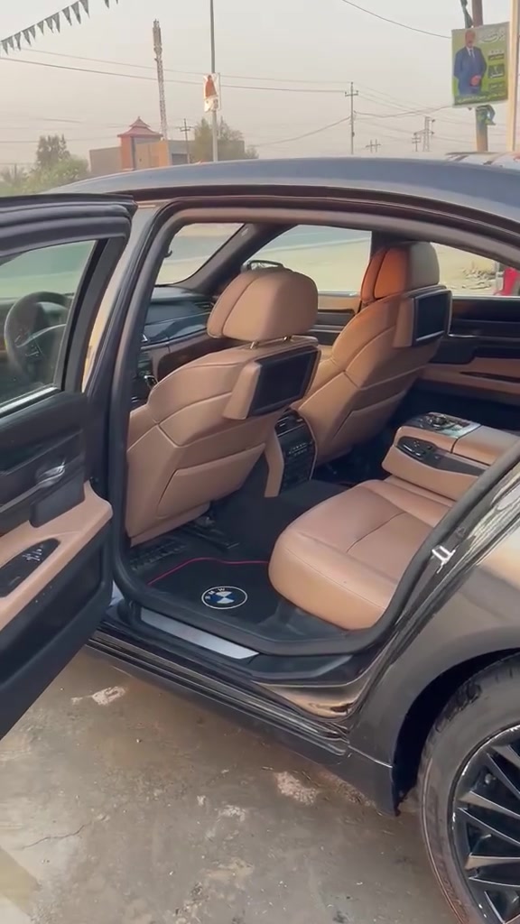 ⚜ BMW 750li ⚜ بحالة وجاهزية الوكالة للبيع او المراوس
‎نـــــوع الــــســـيارة : bmw 750li
‎ســــنـة الـــصـــــنـع2009  
عداد المسافة 190 الف كيلو متر فقط 
‎ســــعة الــــمـحــرك : 8 سلندر 
‎️️نـــاقـل الـــــــحركـة : أوتوماتيك & تيبترونيك

‎🔸️الــــمــواصـــفات : اكمل وصف فول رقم vip 1
‎اوتوماتيك ،،، تيب ترونيك ،،، فتحة سقف ،،، اضاءة داخلية ،،، اضواء عدسات ،،، مرايا كهربائية ،،، مع طي كهربائي ،،، أضواء زينون ،،، فرام ABS ،،، فرش جلد  ،،، كشافات امامية و خلفية ،،، تحكم مقود كامل ،،، تثبيت سرعة ،،، ايرباك امان كاملة،،، تطعيمات خشب فاخر كامل من الداخل ،،، شاشة اسقاط ،،، شاشة أساسية مع حساسات كاملة  ،،، حساسات أمامية و خلفية أساسية ،،، كمبيوتر رحلات ،،، مانع انزلاق..غرفة جلد فاخر لون جملي ...جميع الكراسي كهربا مع ذواكر ومساج..شاشات خلفية مع تحكم كامل....قنصل ملكي خلفي...باكاج كهربا مع شفط...بواب شفط
‎والعديد من الميزات و الرفاهيات من شركة BMW
بدون حادث كفاله من الحادث صبغ ٤ قطع فقط اثر شخط تخريب صفحه واحده
175$ 
بيع او مراوس بشي اقل
مكان السيارة بغداد 
رقم الهاتف 
***********
