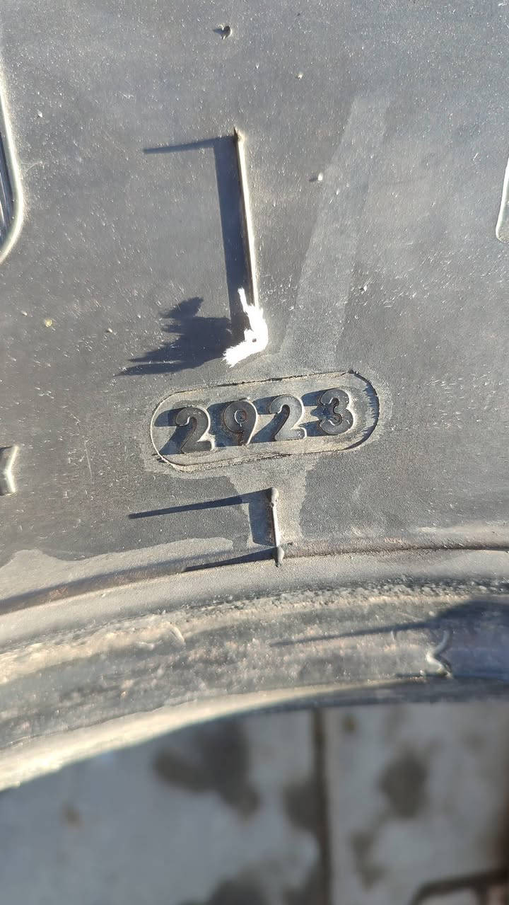 سلام عليكم زوج تاير 17 ونص ***********
