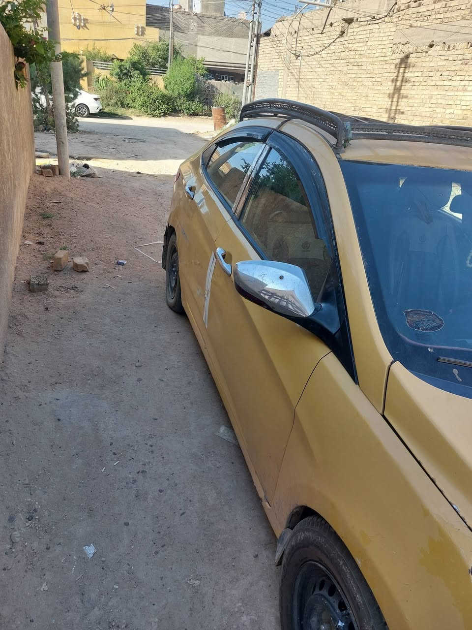 السلام عليكم
اكسنت أمريكي ١٢ جي دي اي ١٦٠٠مضلع رقم بابل تحويل مباشر مصفرهالسياره  غرامات وهيئه 
كير مكينه مكفولات بيه طخات مثل ماوضح بالصوره بيه ضفيره تعبانه السياره مهمله بسبب الحاله الماديه السياره شغاله ابيع على وضعه  ومستعجل 
السعر ٦٠ وبيه مجال 
مكان السياره بابل ابي غرق رقم صاحب السياره ***********
