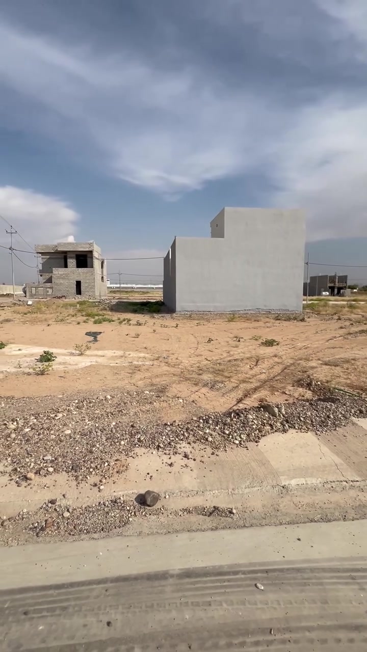 قطع اراضي زراعيه 
طابو زراعي  سند ابيض

موقع حركوك طريق المطار بجانب مجمع النجوم 
خدمات كامل شارع تبليط ماء كهرباء 

مساحه 200 متر. 
باقي 5 قطع فقط كلهن مبيوع

لحك قبل لايفوتك الفرصه 
والاسعار مناسبه
 عدنا ب ٤٣ مليون
وعدنا ب ٣٨ مليون

للستفسار مراجعة مكتب القايجي 
***********
***********
