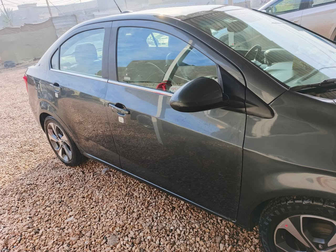 السلام عليكم للبيع سونك موديل 2019اللون زيتوني سنويته لسنه 2026شهر العاشر رقم بابل مكاني بكرلي بيه جاملغ صبغ ودعاميه السعر 79 السياره جاهزه عله 24 حبايه مكينه وكير وحداديه وتخم تاير وفول مواصفات ماعدا الفتحه وبيه مجال للاستفسار ***********متواجد واتس
