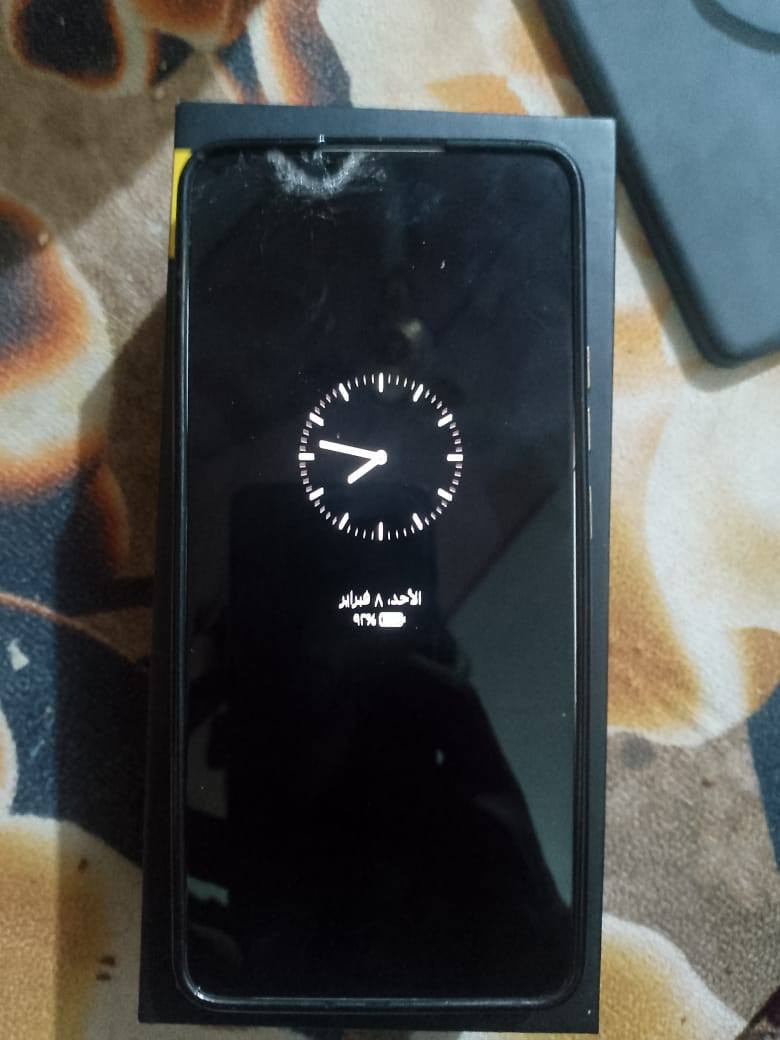 سلام عليكم عيني شباب بوكو 6Xبرو الذاكرة512 نضيف ما مفتوح فقط الكسر الي بل شاشه كدامك خاص ، ***********
