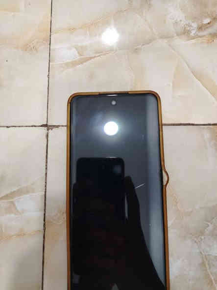 موبايل هوت 40iذاكره 128 رام 16 وجهاز نضيف سعره 130الف وبيه مجال رقم الهاتف ***********
