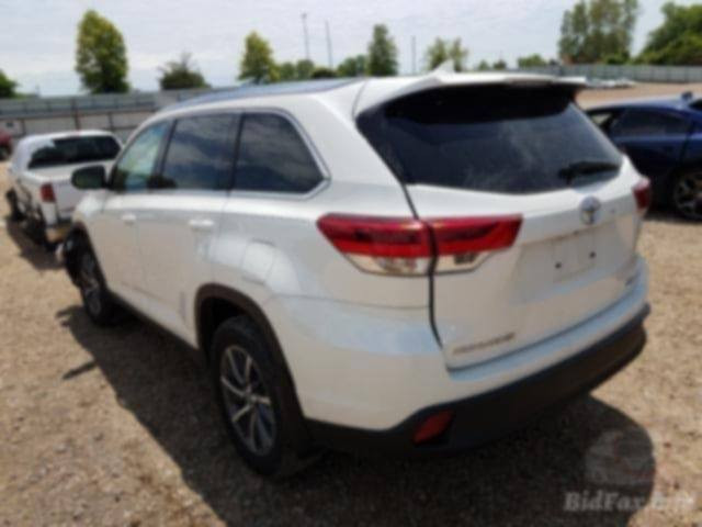 🚗 للبيع: تويوتا هايلاندر 2019
📍 مكان السيارة: الأنبار / القائم
📞 للتواصل: ***********
💰 السعر: 260 ورقة – قابل للتفاوض
📊 المسافة المقطوعة: 100 ألف مايل
🛠️ المحرك: 6 سلندر – 3500cc

⚠️ أضرار السيارة
• وارد أمريكي
• صور الحادث مرفقة مع الصور

⚙️ المواصفات: فئة XLE
• السعة 7 مقاعد
• فتحة سقف
• رادارات
• تحديد مسار
• مقاعد جلد
• تدفئة للمقاعد
• مقاعد كهربائية
• بصمة تشغيل
• بصمة أبواب
• باب خلفي جكات
• نظام مانع تصادم
• نظام توقف ذاتي

📌 تفاصيل إضافية
• رقم السيارة: بغداد مشروع وطني
• باسم المالك تحويل مباشر
• لون السيارة: أبيض صدفي
