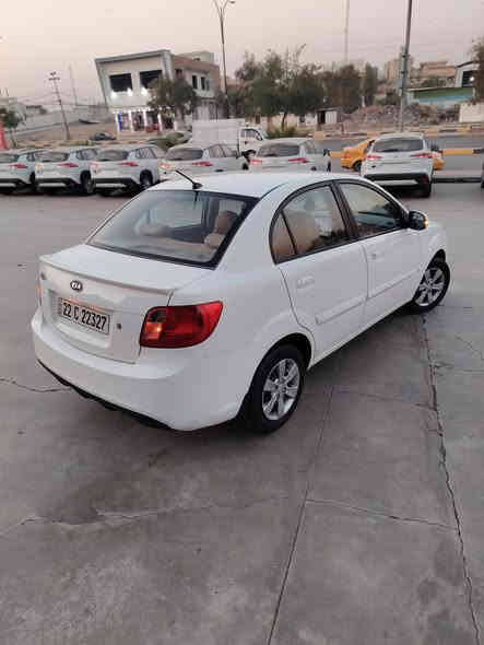 للبيع كيا ريو موديل 2011 رقم أربيل وسنويه 2026 شرط تحويل كابون بانزين محرك حجم 16 كير توماتيك جامات كهرب تبريد شغال طخم أمامي خلفي جديد سياره جاهزه صبغ نص باب أمامي شرط بدون داخل السعر (108) وبيها مجال رقم الهاتف(***********)
