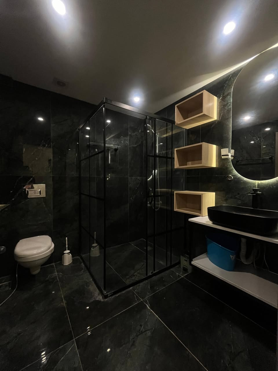 ✨ فرصة ذهبية للسكن الفاخر ✨

🏡 شقة ثلاث غرف وصالة للبيع
📍 في المربع الذهبي – مجمع لايف تاور

⭐ شقة جاهزة للاستلام الفوري
⭐ ديكورات كاملة بتشطيبات فاخرة جدًا
⭐ إحساس خمس نجوم بكل التفاصيل
⭐ مساحة واسعة 189 م²

📌 موقع مميز جدًا
⏱️ 5 دقائق عن بارك سامي عبد الرحمن
⏱️ قريب من مجمع إمباير

💰 سعر مناسب جدًا قياسًا بالموقع والمواصفات

📲 للتفاصيل والمعاينة تواصل واتساب:
***********
