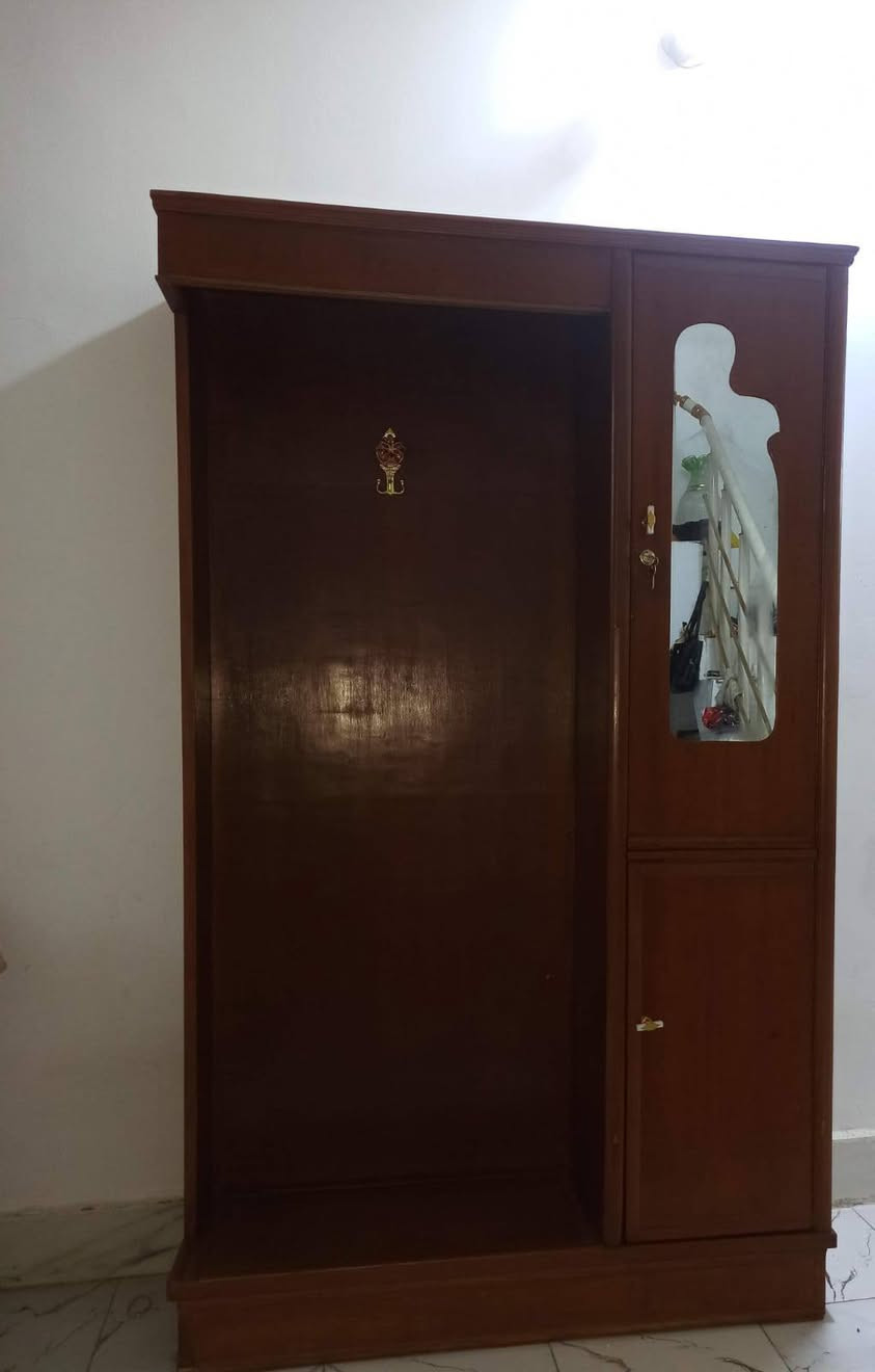 يالله متاح للبيع زاويه تسكام عراقيه س ع 50 ودوشك اسفنج طبي اي ضرر ما بي الطول مترين والعرض 180 سعره 75 مكاني براكيه شارع المطار القديم ***********
