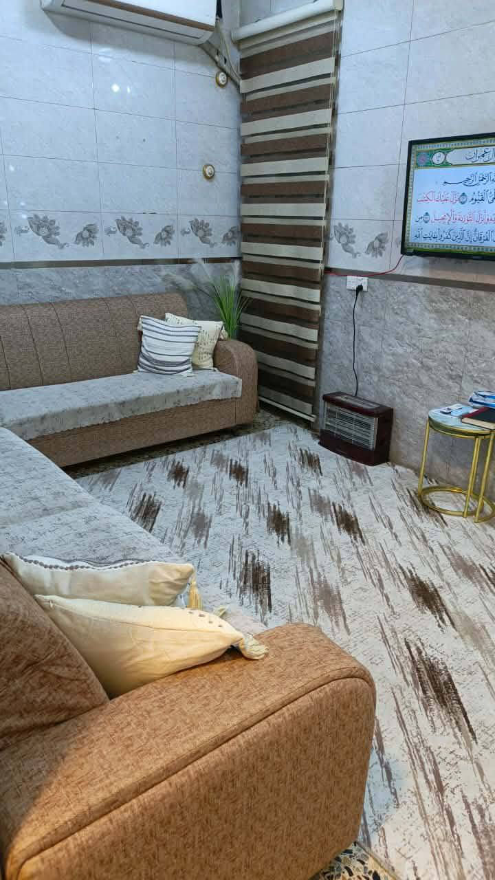 السلام عليكم... 
دار للبيع طابو صرف طابقين يصلح استثمار تكدر تشتري وتخلي للايجارات وتكدد تسكن بي جاهز للسكن
 بغداد _ المحموديه / محلة السراي  فرع صيدلية النبض 
المساحة 104م |
 يحتوي على ثلاثة غرف نوم سنة البناء 2019 
 البيت ماخوذ عليه صندوق عقاري باقي 15 مليون تسديد الشهري 185 ألف
 للاستفسار ه‍
 ***********
 ***********
