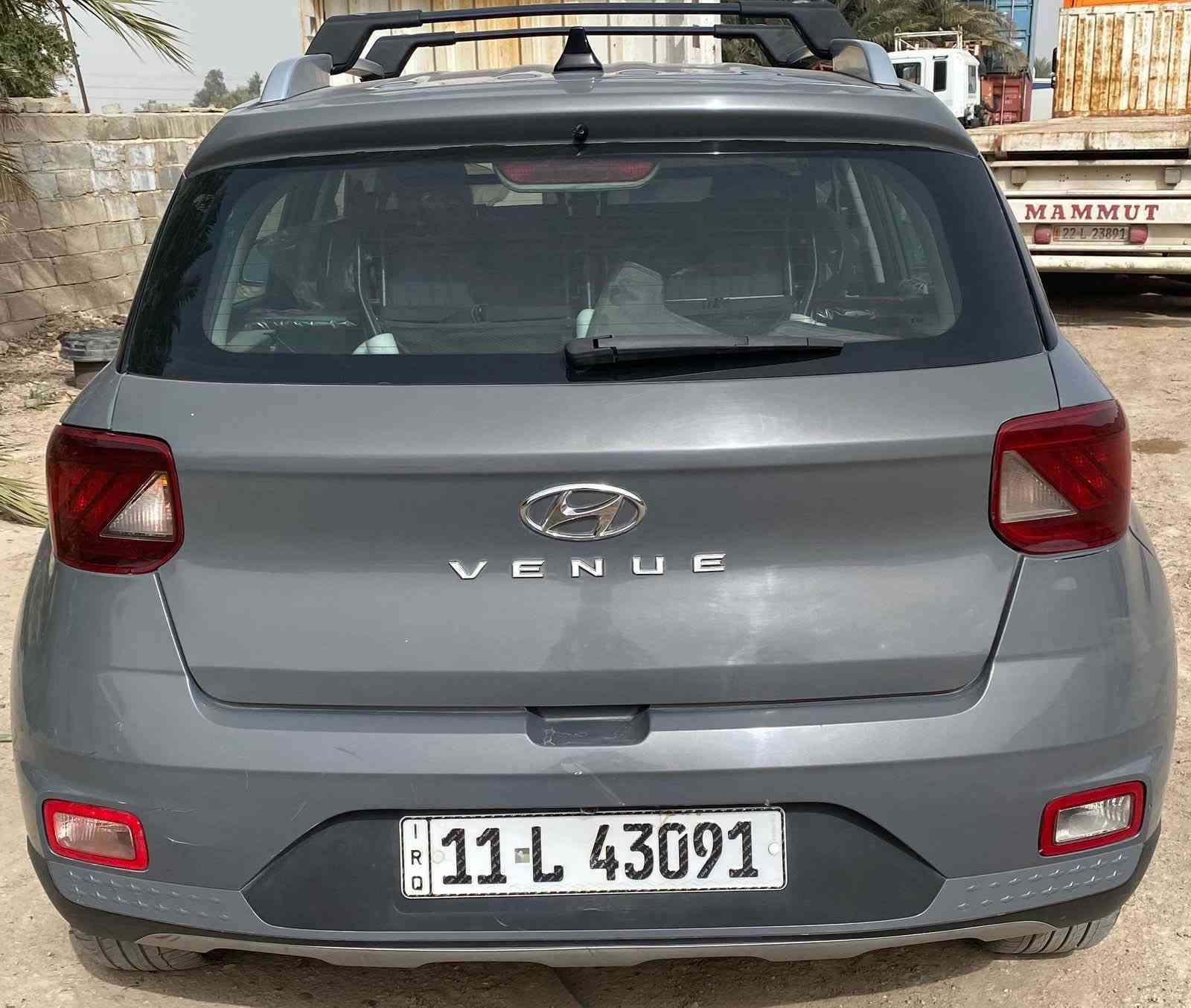 هونداي فينو موديل ٢٢ رقم بغداد ماشيه ٤١ ميل وارد امريكي حادثه جنطه مبدله بلادي
محرك ١٦٠٠ دبل نوز
فتحه 
سيارة كامله مكمله مبيه اي نقص 
دوشمه حديثه
بوليش جديد 
نانو سيراميك 

فتحة بالقمارة (سلايت)
شاشة+كاميرة
لإدار امامي خلفي 
تحكم استيرن
تحديد مسار 
حساسات
مانع انزلاق
السيارة نظيفة وجاهزة
السعر١٣٠
مكان السيارة....بغداد حرية او كاضمية
الاستفسار على الرقم ‭٠٧٩٠ ٢٣٥ ٠٥٠٤‬
