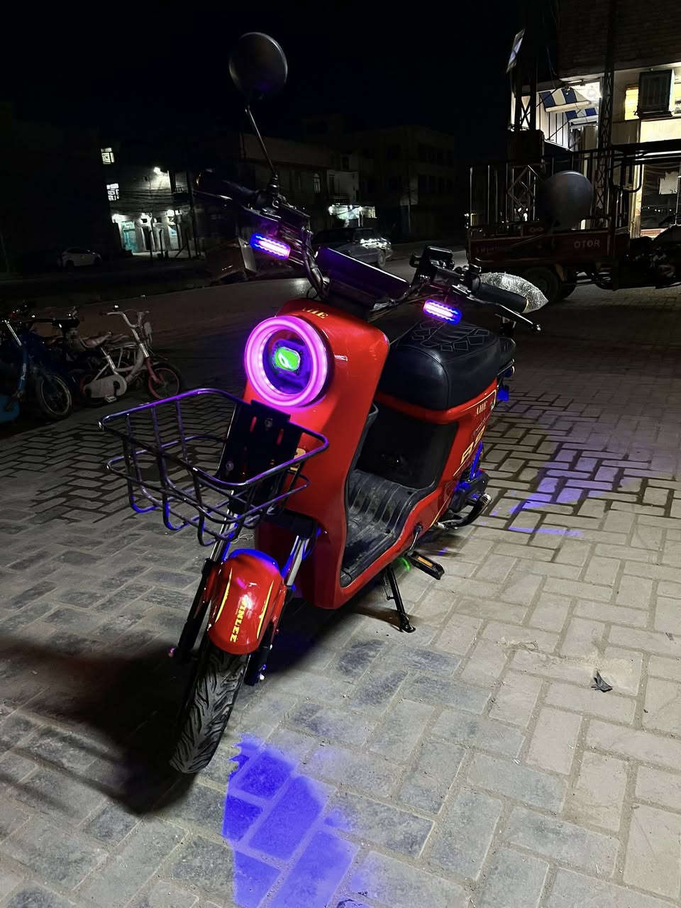 سلام عليكم 
بايسكل R9 للبيع 🔴

دراجه قياس ‏10-300 R9   🧨 فول مواصفات 🧨 بطاريات 🔋 انبير 36 كبير تحمل وزن (230k) 🛢️بلوتوث اربعه سرعه   ✈️🚀 بك الى الخلف.    لايت ليد زنون LED 🔦 بريك دسك دهن امامي خلفي السرعه99 وبيها بعد هواي مواصفات 🧨 

السعر {<  475. >} وبي مجال 

للاستفسار 
0783 359 9346
0772 5337 307
كربلاء شارع الحولي قرب مستشفى الكفيل
