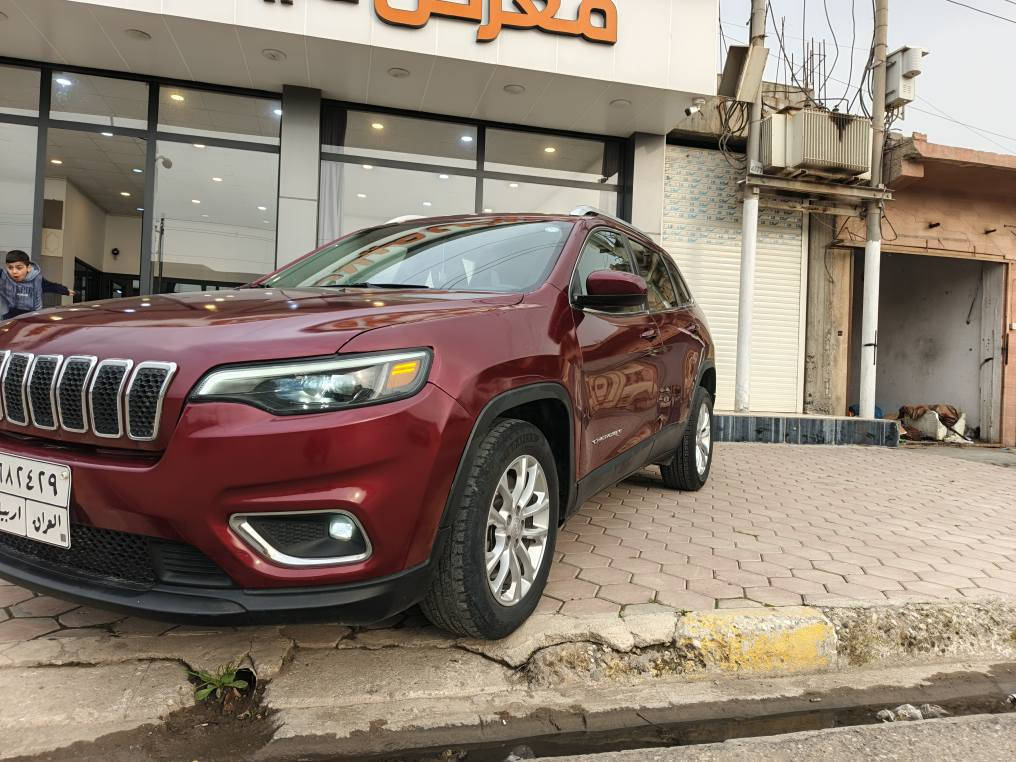 جێپ شیرۆکی مۆدیل2019 گێڕ تۆماتیک و عادی لایت زینۆن و عەدەسەیە تحدید سورعەیە تەحەکوماتی سەر سووکانی هەیە کوشن هیتەر و سوکان هیتەر و تەبریت مەرکەزییە  تەنها دووپارچەی پێوەیە بۆنیت و چامەڵەغێکی سبوغە بێ ناوگرتن سعر130 گەڵا و مەعامەلەیەکی برایانە 
ژ.م***********
ژ.م*********** كركوك, العراق
