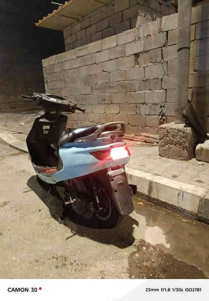 سلام عليكم دراجه للبيع فراشه ابدل فقط بستم نكره سلف دراجه جديده 375 العنوان اربع  رقم الهاتف *********** فقط واتساب
