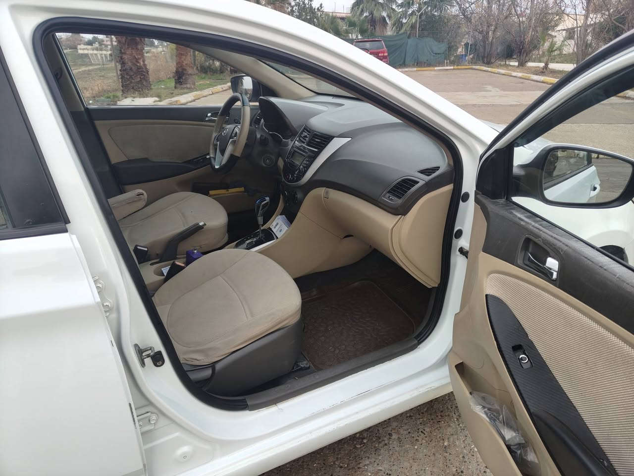 سلام عليكم للبيع 2011 بيها صبغ دوسات بدون دواخل ملاحظات بارد بيها محرك كير شرط طخم تاير جديد باتري جديد سياره ماينقصها شي فول سعر 100 شراي اتصل(***********)
(***********) مراوس ماراوس بيع فقط هزه ب8تسقط  مكان السياره سد الموصل
