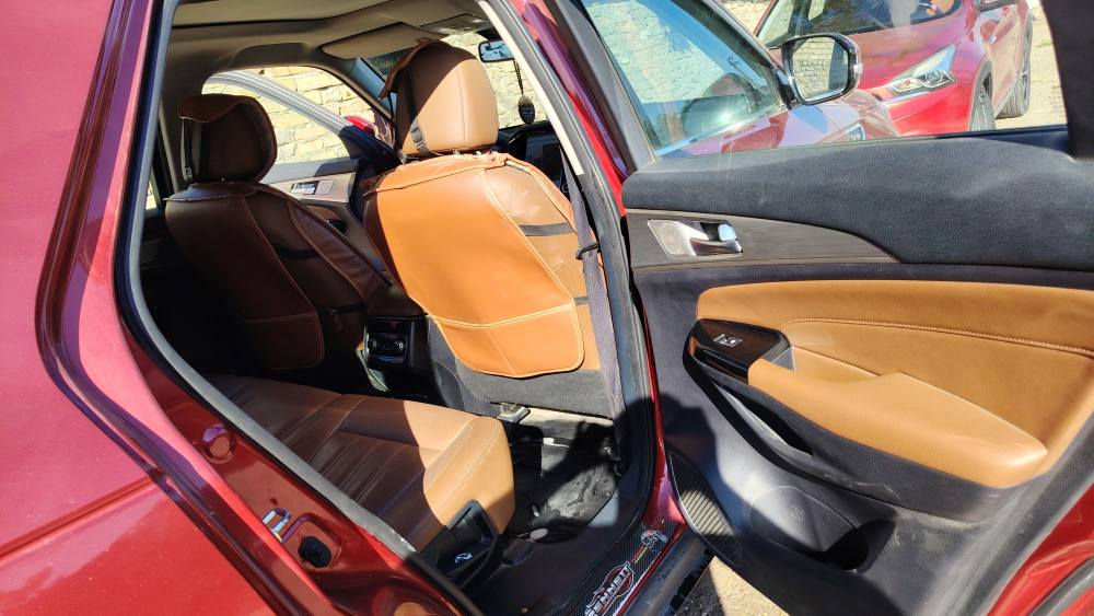 السلام عليكم
 شانجان موديل ٢٠١٩ cs95
مواصفاتها فول
محرك ٢٠٠٠ تيربو كير ومحرك خير من الله
 بانوراما
مري شفط واشارة
جنطة كهرباء
دخول بصمه
تشغيل عن بعد
تحكم سترين جهتين
تبريد ٣ قطع 
٧راكب 
تخم تاير 
شاشه جديدة اصلي مبدلة 
سيارة ماشية ٧٢ الف 
مال جناي
سيارة بيه ضربة خفيفة جاملغ الامامي وشوية باب سائق صور الضرر مرفقة بالمنشور
رقم بغداد الجديد الانكليزي سيارة بأسمي تحويل ثاني يوم
 مكان سيارة بغداد الكرخ
السعر ١٤٣ وبيها مجال حق الجية ***********
*********** بغداد, العراق
