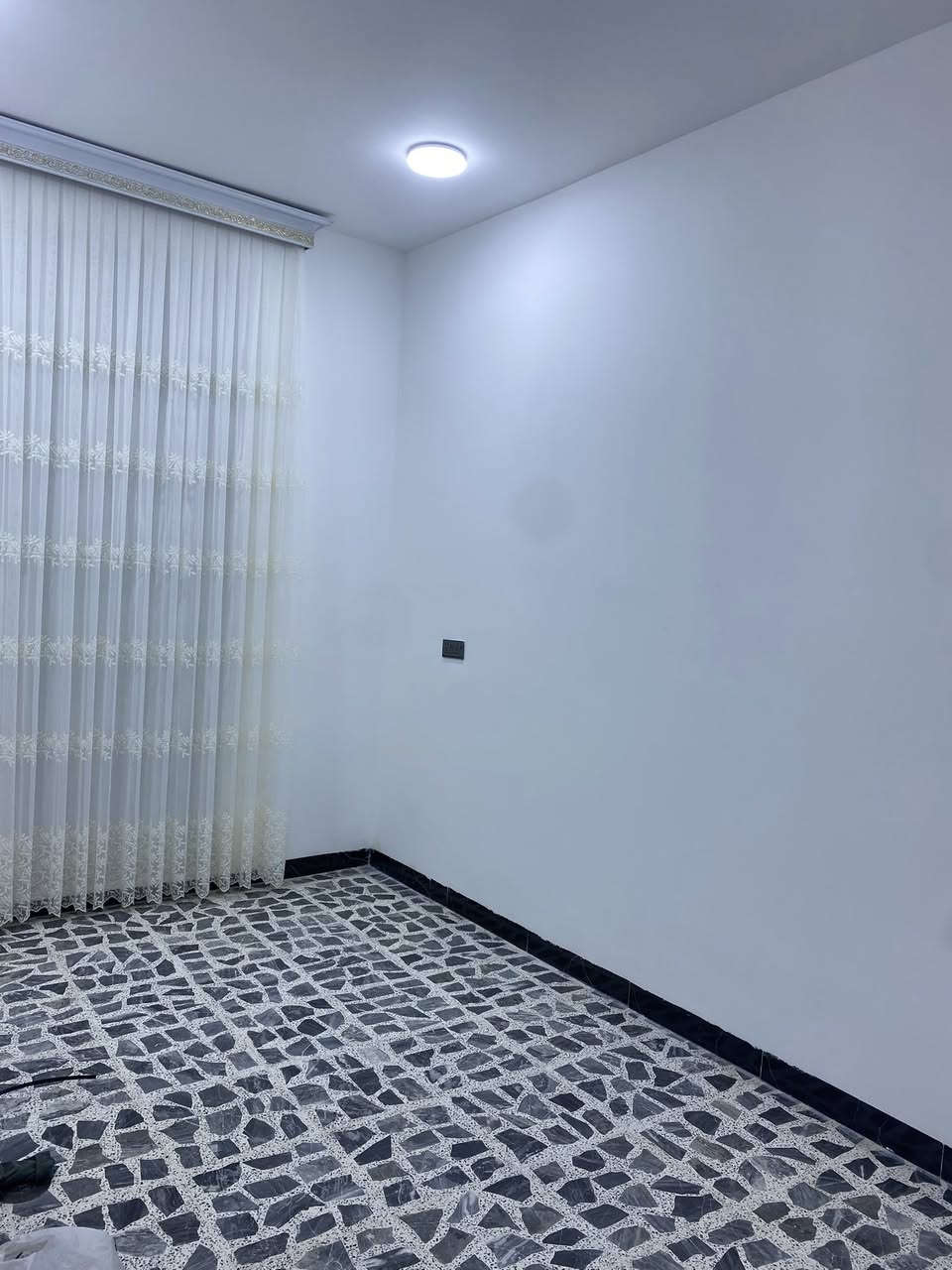 بيت طابقين  للبيع
مساحه 185
الطابق الاول
غرفه
مطبخ
صاله
هول 
ديوانيه
صحيات
مناور عدد 2
صحيات  خارجيه
طابق الثاني 
غرف عدد 3
صاله
صحيات 
بلكونه عدد 2
منظومه غاز دفن
سعر 138 مليون وبي مجال
الرمادي شارع 40 قرب اثاث القند الفرع المقابل مدرسة الصفوه الاهليه
***********
