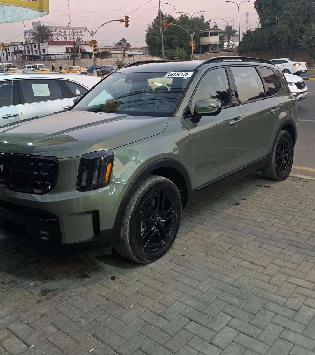 للبيع  🔥

Kia Telluride  ex xline موديل 2024 فول الفول 
لون مميز شمباني او ذهبي متغير 
الموقع: بغداد – البلديات 

💰 السعر:30 الف قابل للتفاوض البسيط للجادين فقط

📞 ***********

المواصفات 

✔ محرك 3.8 V6 – كير 8 سرعات
✔ ويل 20
✔ 4 وضعيات قيادة

✔ مقاعد جلد كهرباء (تدفئة + تبريد) لون مشمشي 
✔ مقاعد خلفية VIP منفصلة
✔ تبريد خلفي + مناخ منفصل
✔ شحن لاسلكي
‏✔ Apple CarPlay
✔ تحكمات ستيرن + USB

✔ نظام صوت هارمن كاردن
✔ شاشة وسط كبيرة + شاشة عدادات ديجيتال

✔ رادار أمامي تفاعلي
✔ رادارات 360 درجة
✔ نظام المحافظة على المسار
✔ نظام النقطة العمياء
✔ حساسات خلفية
✔ تنبيه اهتزاز الستيرن مع الرادار
‏✔ Auto Hold
✔ سايد بريك إلكتروني
✔ حماية فتح الباب عند مرور سيارة
✔ لايت 4 عدسات أوتو
✔ صندوق كهربائي شفط
✔ أوامر صوتية
رقم مميز حلو 
حادث بسيط – صور الحادث مرفقه
