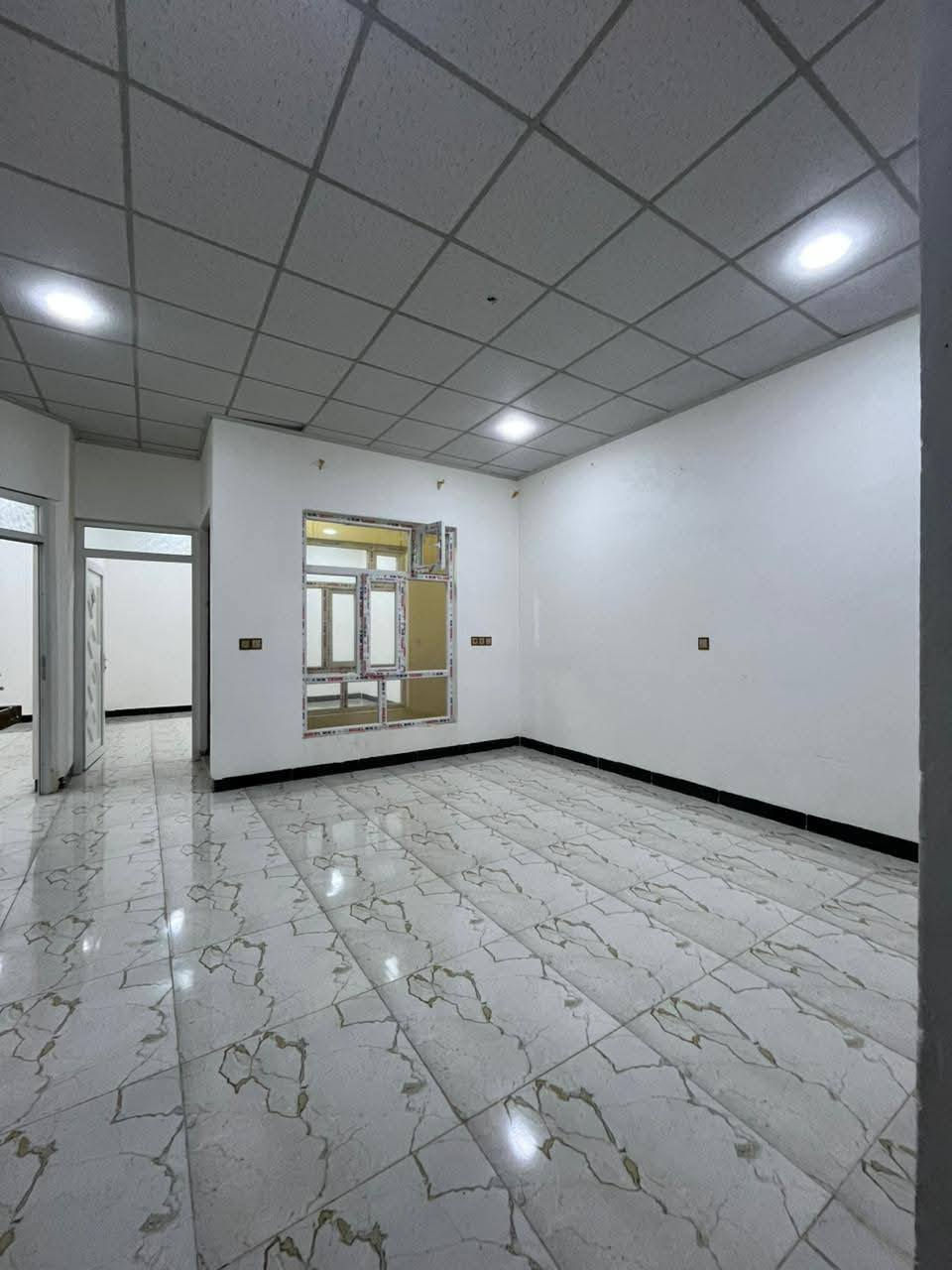 بيت اللايجار  المساحه 150 متر في حي السماح 🏡
يحتوي البيت ع غرفتين نوم وهول مطبخ وصحيات و داخليه وخارجيه  و كراج واسع
نظام كاميرات نيضام دكتات  نيضام سبالت نيضام غاز
حجي موقع مميز فول في شارع عرض 20 متر قرب مدرسه السماح  سعر اللايجار 300  الف
***********
***********
