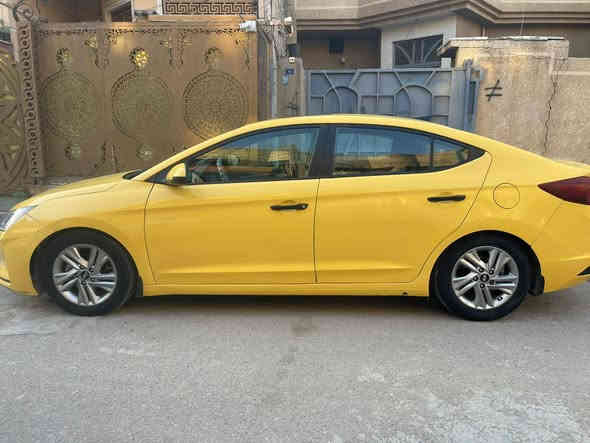 السلام عليكم 
النترا 2020 وراد امريكي 
السيارة خير من الله مكينه گير وصدرها وحداديه جديده 
مواصفاتها : 
بصمه 
فتحه سقف 
دخول ذكي 
عدسات زينون 
شاشة وكامرة دوارة
تثبيت مسار 
مانع انزلاق
وضعيات قيادة 
مثبت سرعة 
شاشة اعطال بالدشبول
كشنات السايق والصدر تدفئة
السيارة جاهزة وباقي المواصفات معروفة صور الحادث مرفقة بالمنشور
رقم بغداد والسنوية بأسمي تحويل ثاني يوم ، مكاني بغداد الأمين الثانية او بغداد / القادسية 
السعر 126
*********** ما متواجد على النت فقط رقم بغداد
